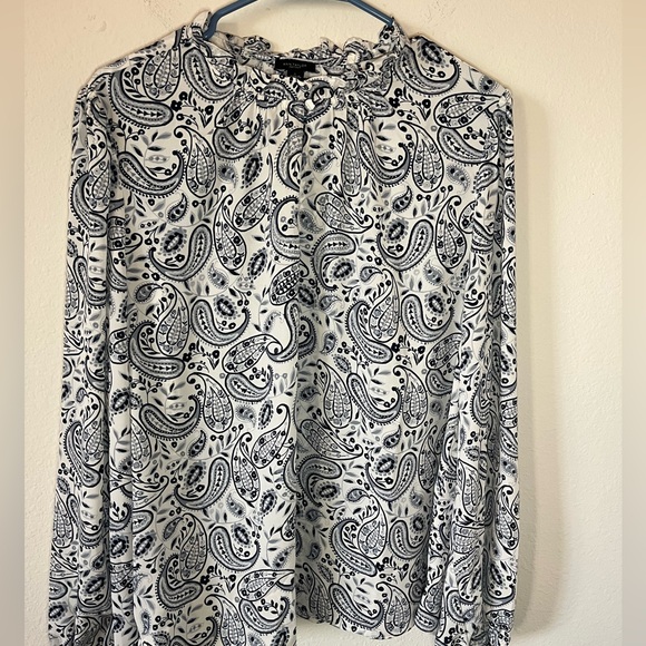 Ann Taylor Factory paisley blouse, Size L - Picture 3 of 7